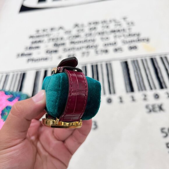 Gucci YA157402 Grip 35MM Unisex Bordeaux Alligator Strap Leather Gold PVD Watch - Picture 8 of 13